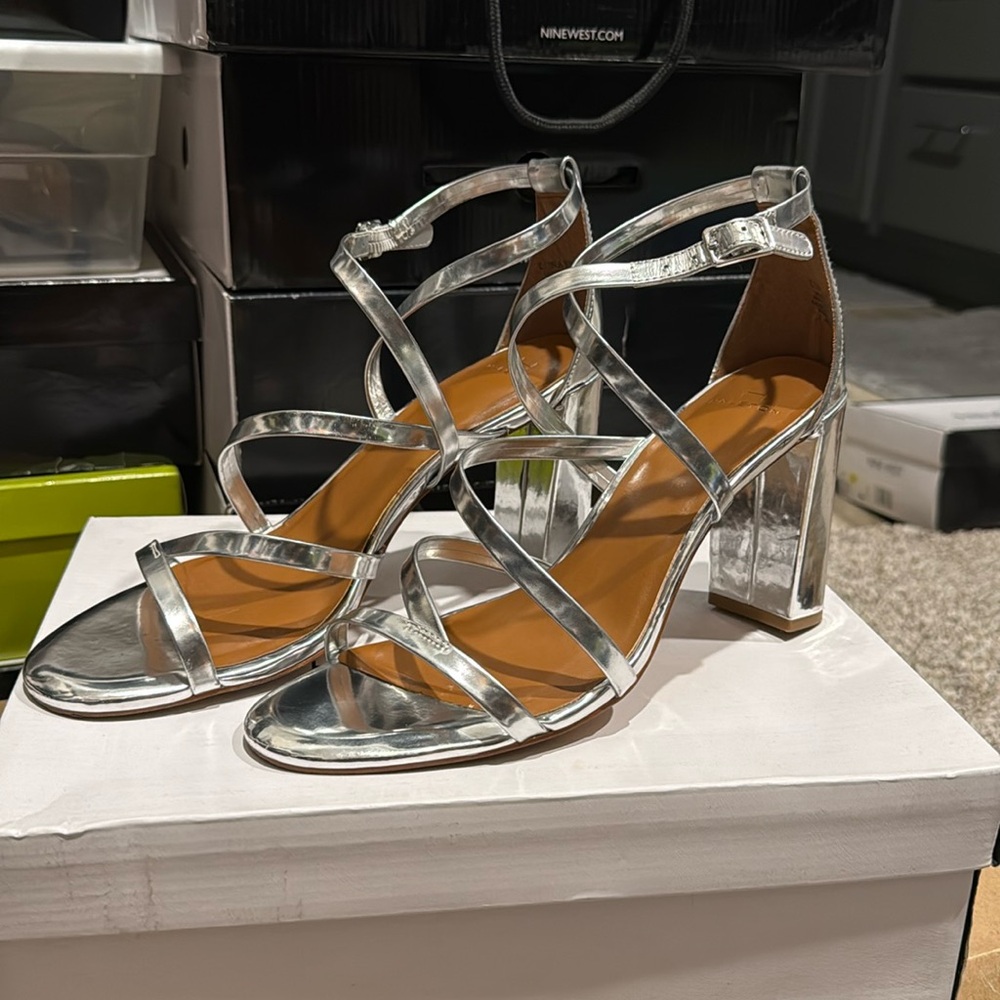 Halston Sliver Mirrored Strappy Sandel Heels. Size 9.5
